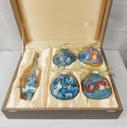 Сувенирный набор из 4-х новогодних шаров и наконечника с ручной росписью Палех "Сказки"