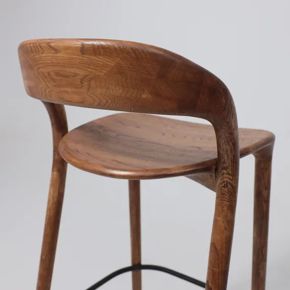 Барный стул Ofer из массива дуба темный