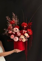 Шикарная красная коробка цветов Red pink