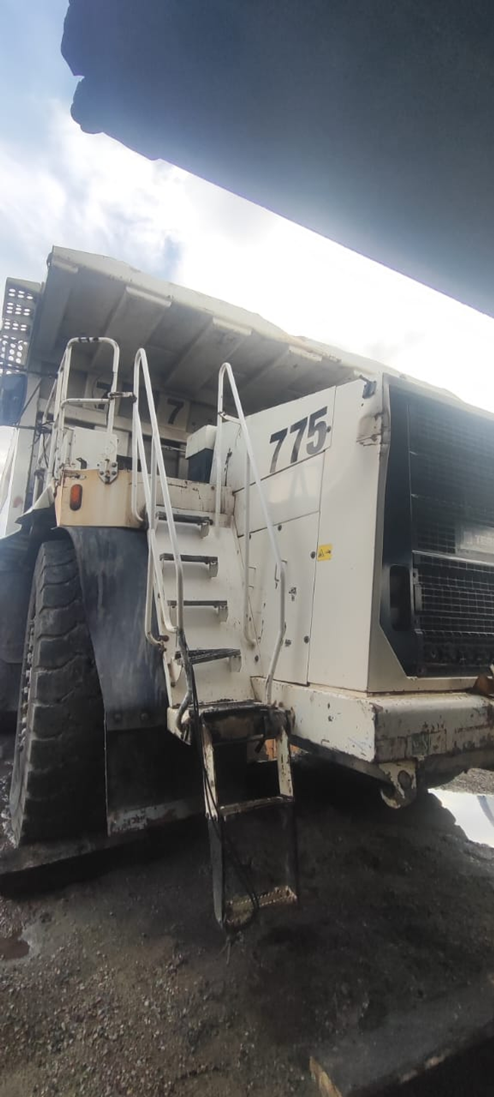 TEREX TR100 4x2 Карьерный самосвал TR100 (Дизельный, 37,8 л, 1065 л.с., АТ)