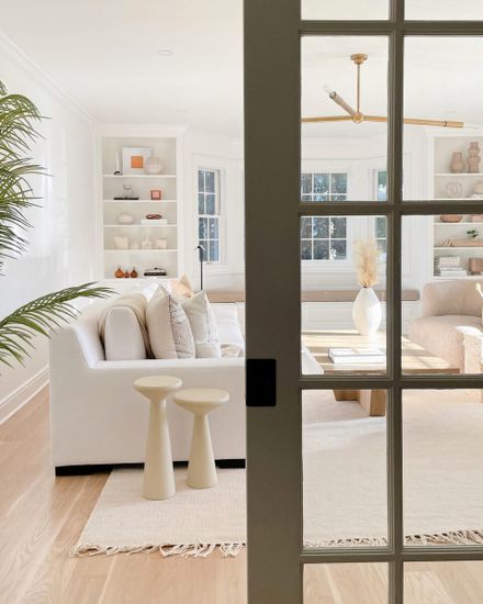 Комплект белых приставных столиков “Сомерсет”