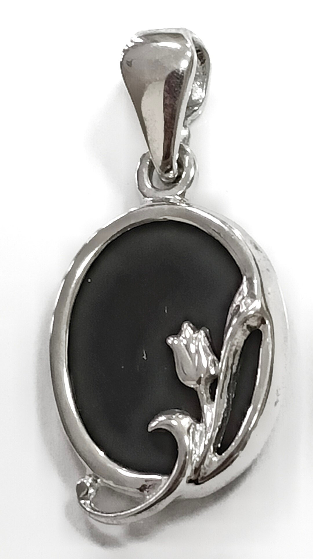 Ювелирная подвеска из серебра