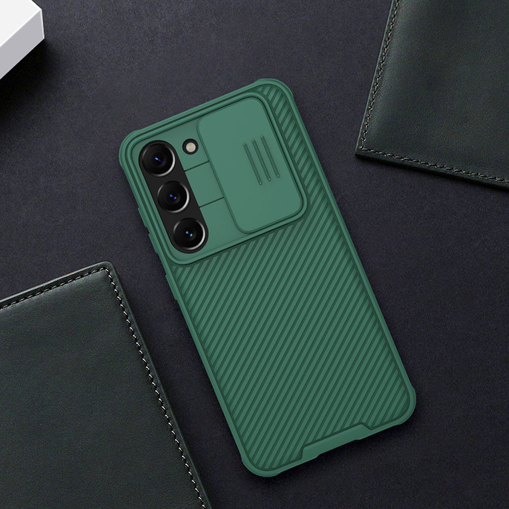 Чехол зеленого цвета от Nillkin для смартфона Samsung Galaxy S23, серия CamShield Pro Case (сдвижная шторка для камеры)