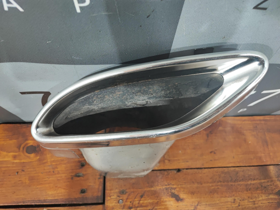 Насадка глушителя левая AMG Mercedes C W205 14-18 Б/У Оригинал A2054900300