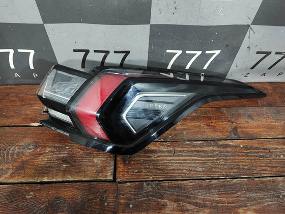 Фонарь задний правый Zeekr 001 21-нв Б/У Оригинал 8891906355