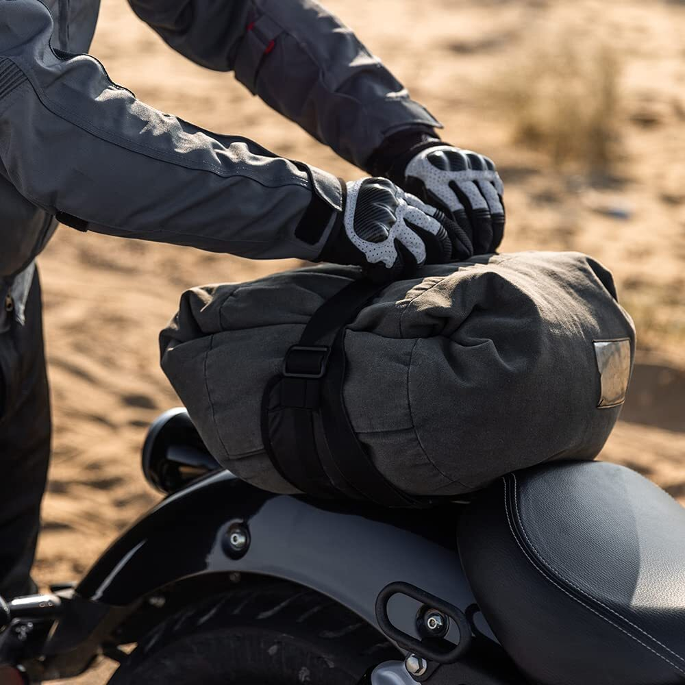 Накладка для замены сидения пассажира Royal Enfield, серебристая Solo Finisher – Super Meteor 650, арт. KXA00222