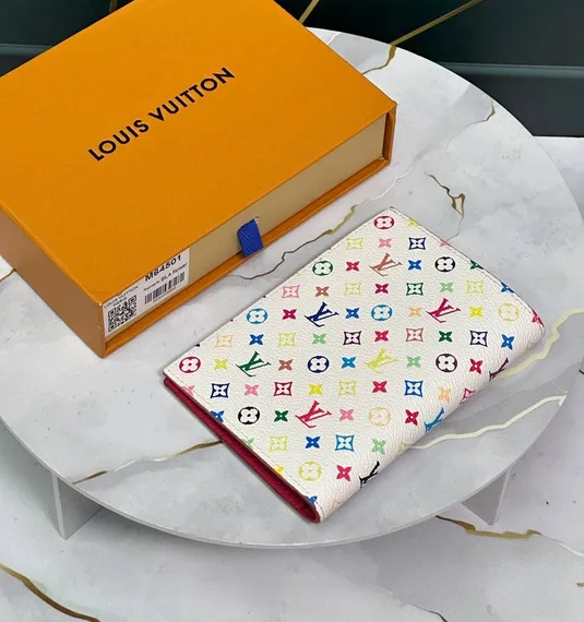 Обложка для паспорта Louis Vuitton x TM
