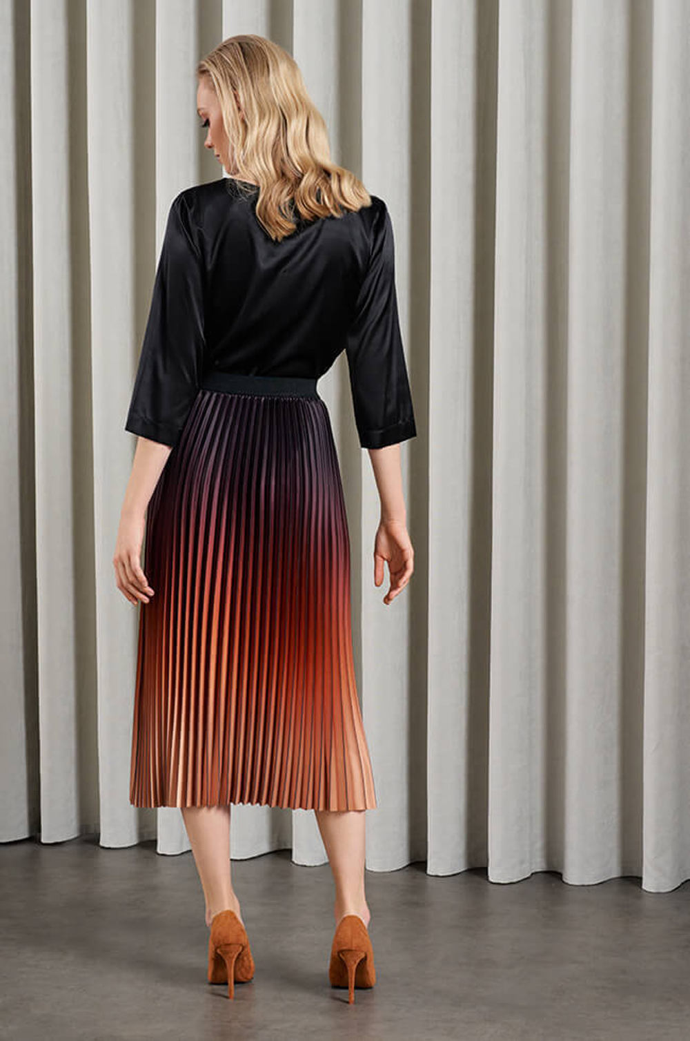 4820 Юбка женская (бордовый градиент)