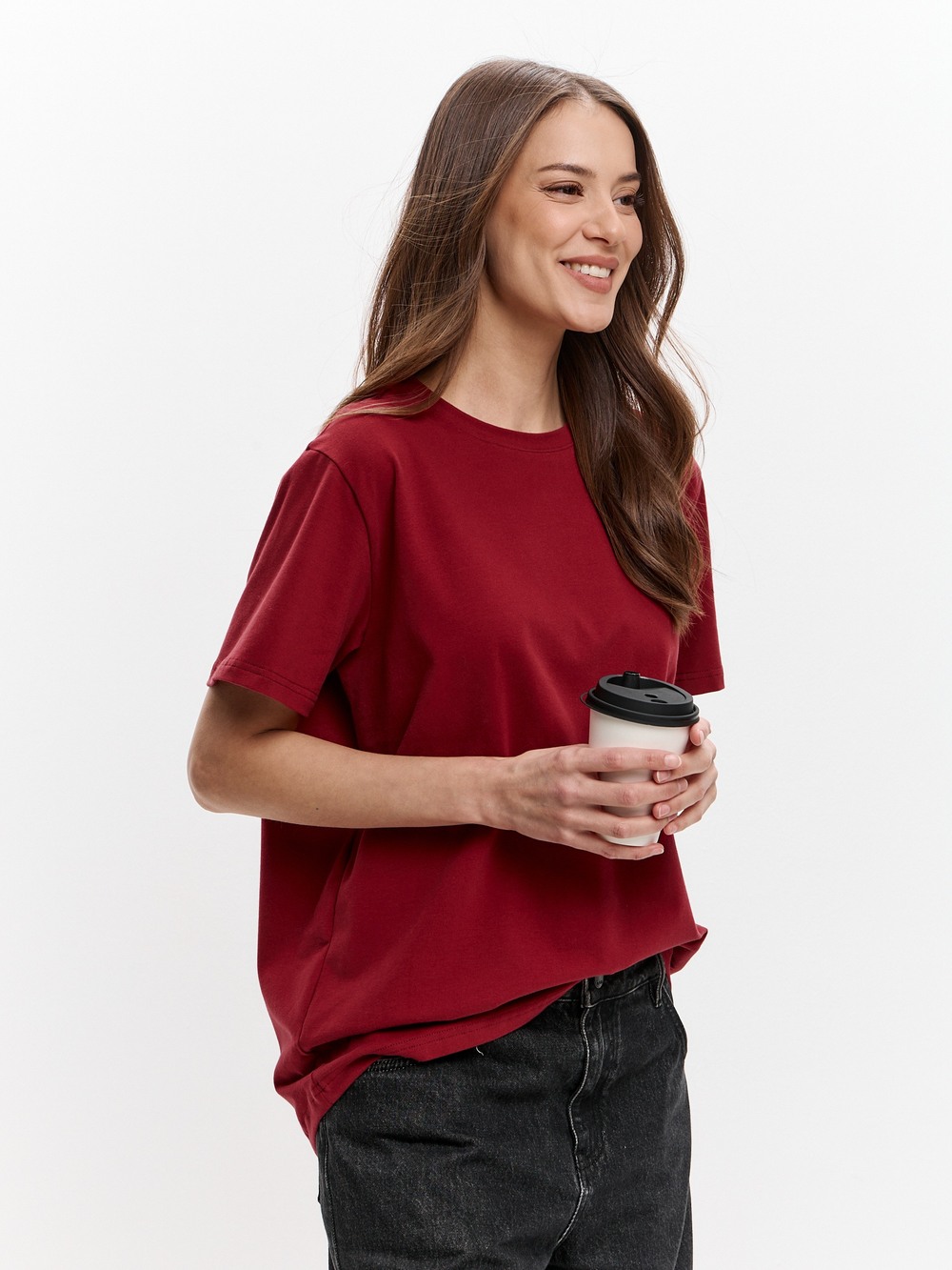 футболка в цвете брусника на Новый год