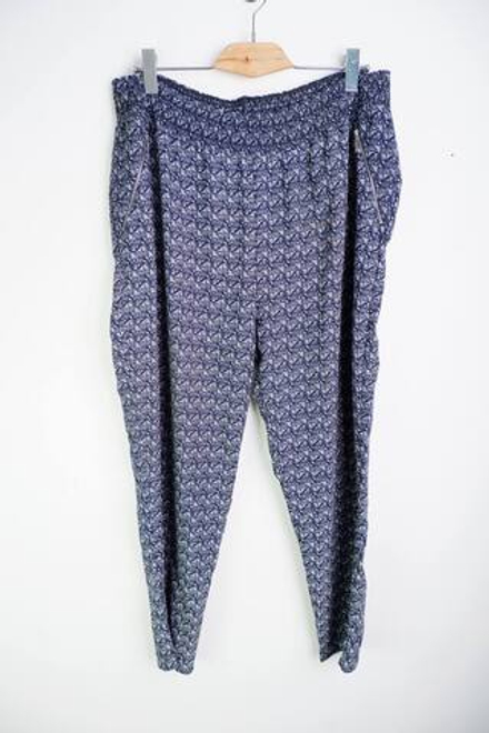 Брюки на каждый день, визуально на 62/64 размер