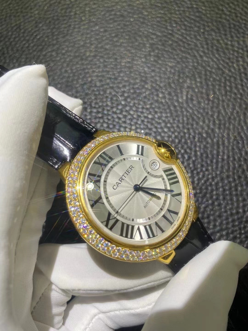 Cartier Ronde Must Watch