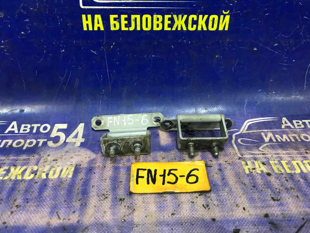 Петля багажника NISSAN PULSAR 2000