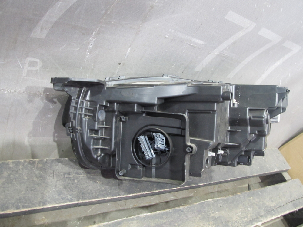 Фара правая LED Volvo XC90 2 14-19 Б/У Оригинал 31677039