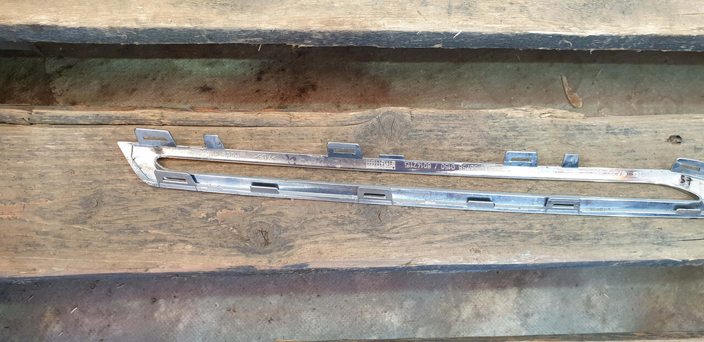 Молдинг решетки радиатора Mercedes GLE (C292) 15-19 Б/У Оригинал A2928880185