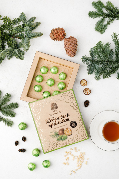 Кедровый грильяж с сосновой шишкой / 120 г / ТМ Сибирский кедр