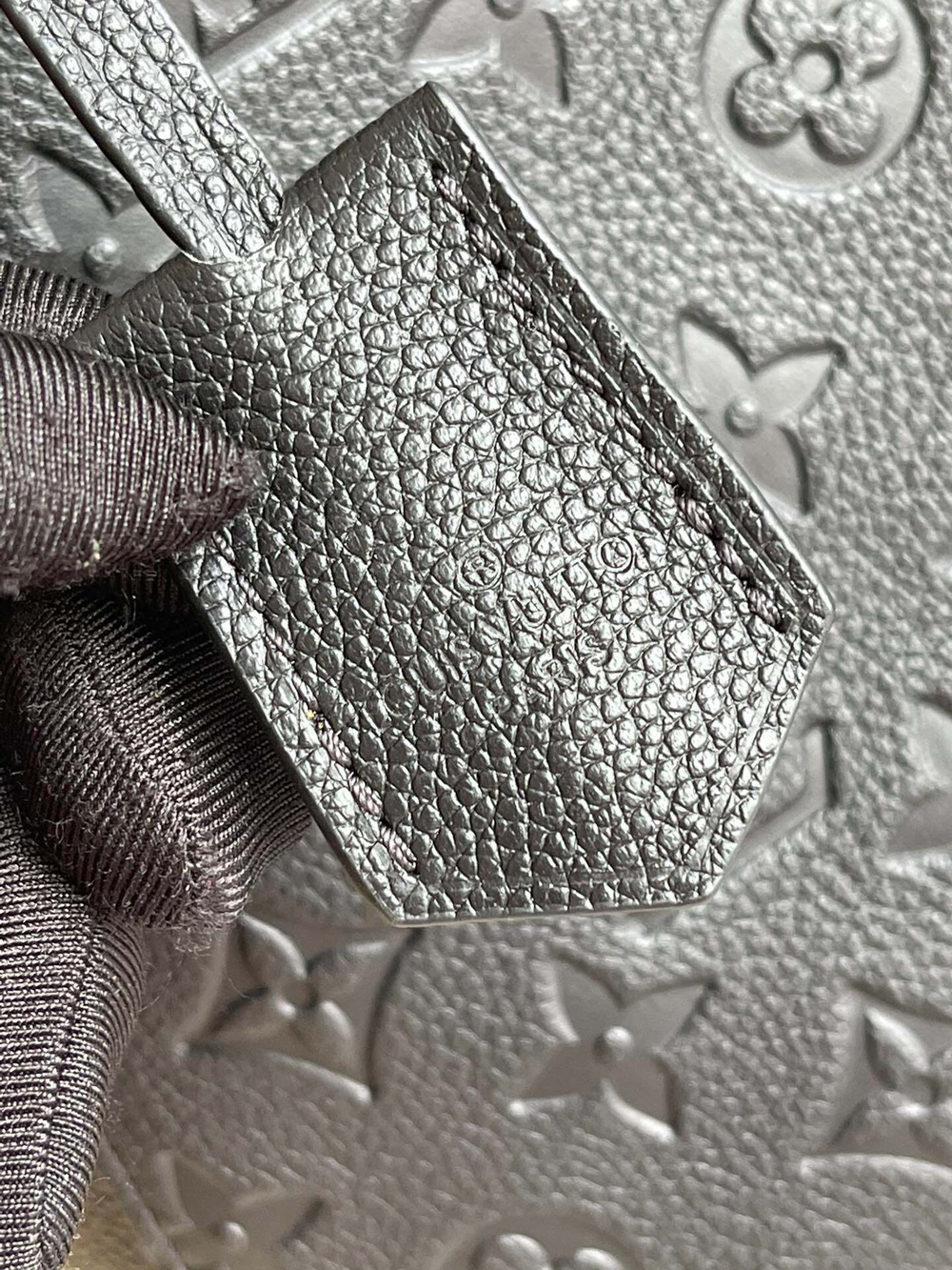 Louis Vuitton Montaigne MM