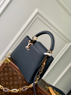 Louis Vuitton Capucines BB