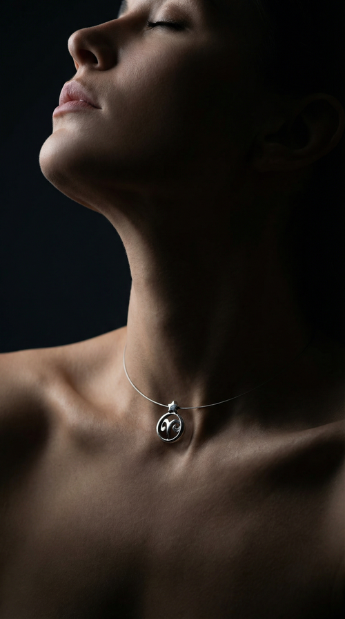 "Эриз" подвеска Овен в серебряном покрытии из коллекции "Зодиак" от Jenavi с замком карабин