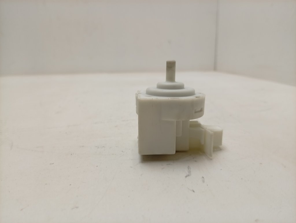 BWE81282LB кт35 Датчик уровня для стиральных машин Indesit Ariston 160026921-03 б/у