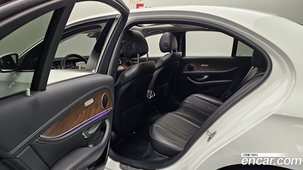 Mercedes-Benz E-Class W213 E220d 4MATIC Exclusive (11.2019)