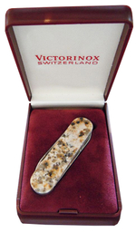 Нож-брелок Victorinox Classic LE, 58 мм, 4 функции, натур.камень, "Baltic Brown" (подар.упаковка)