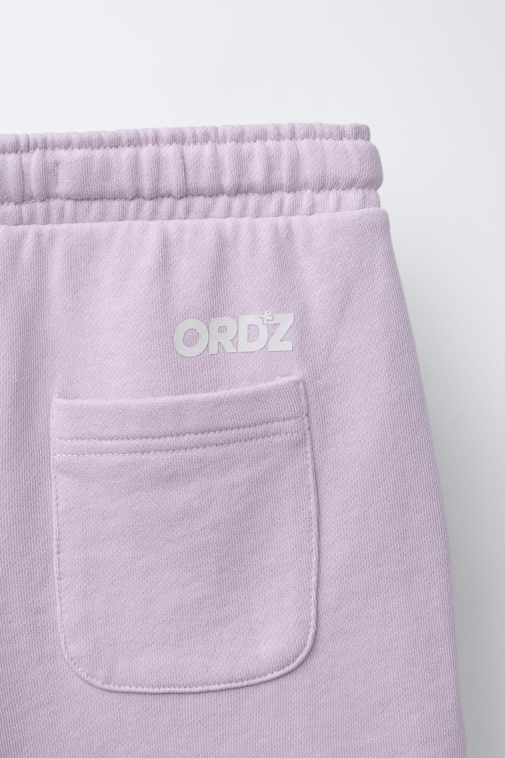 ZARA ШОРТЫ ИЗ МЯГКОЙ ТКАНИ С ЛОГОТИПОМ GARMENT DYE, СВЕТЛО-СИРЕНЕВЫЙ