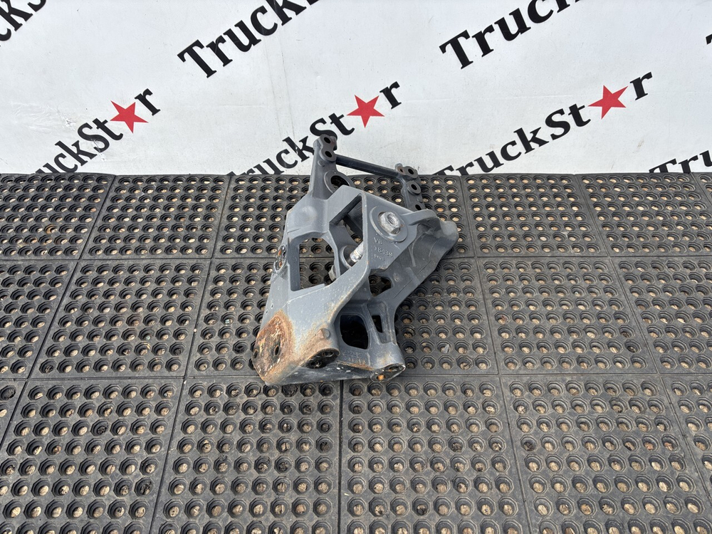 Кронштейн рессоры передней правый 2018г.