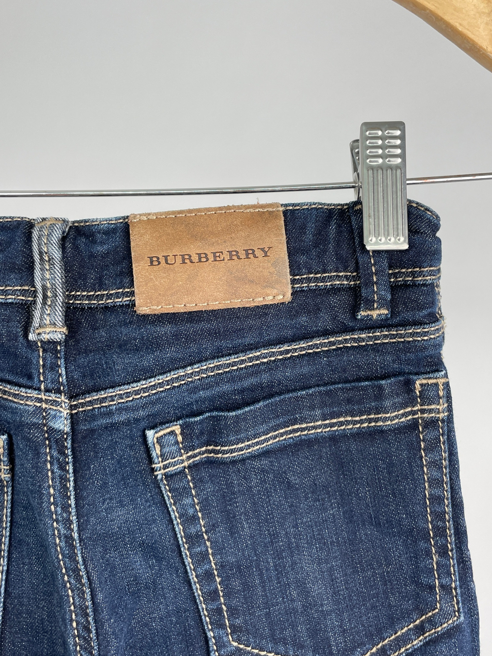 Джинсы Burberry