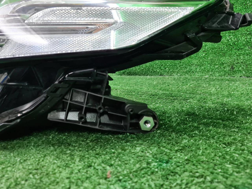 Фара левая Toyota Camry xv70 (2020-н.в.) LED