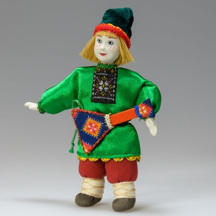 Кукла Мальчик в крестьянском костюме с балалайкой