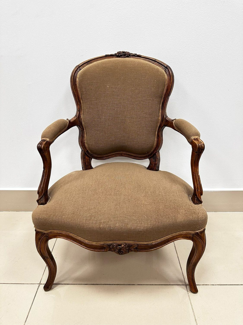 Кресло в стиле Людовика XV