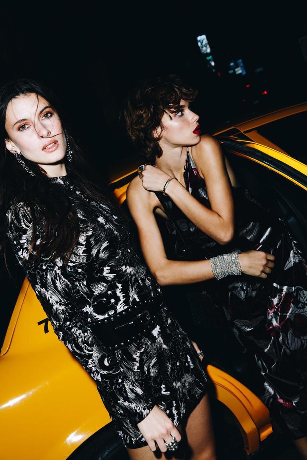 ZARA ТОП С ГОРЛОВИНОЙ ХАЛТЕР И БАХРОМОЙ ИЗ БАРХАТА, ЧЕРНЫЙ/ЦВЕТ ФУКСИИ