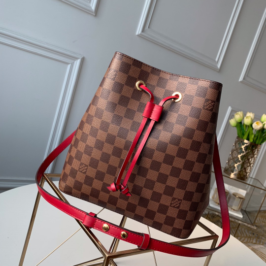 Louis Vuitton NeoNoe MM