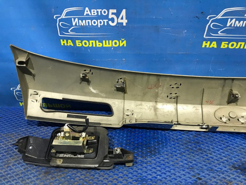 Вставка в багажник центральная SUBARU LEGACY 2003-2006