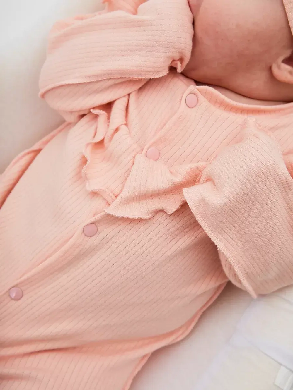 Комбинезон на выписку для новорожденного