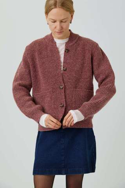 Кардиган с карманами из шерсти брусничного цвета