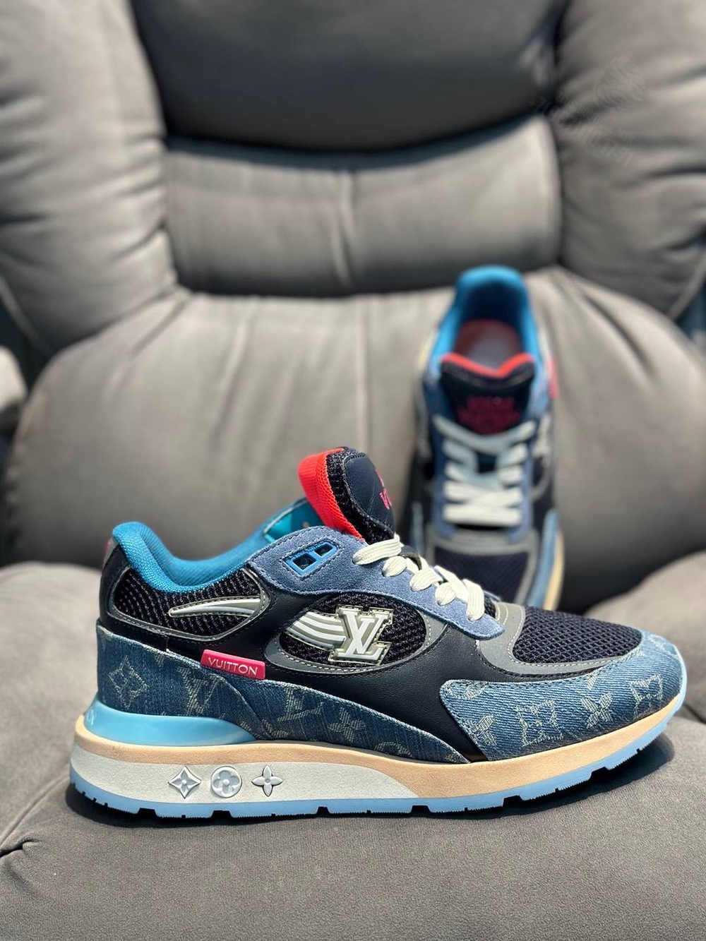 Кроссовки Louis Vuitton Run Away