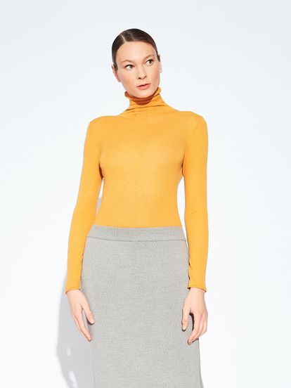 Женский свитер желтого цвета из 100% шерсти - фото 2