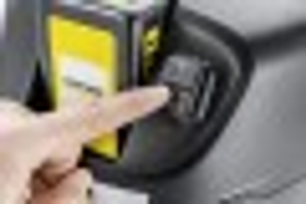 Пылесос аккумуляторный KARCHER AD 2 Battery Set для золы, с АКБ и З/У 1.348-301.0