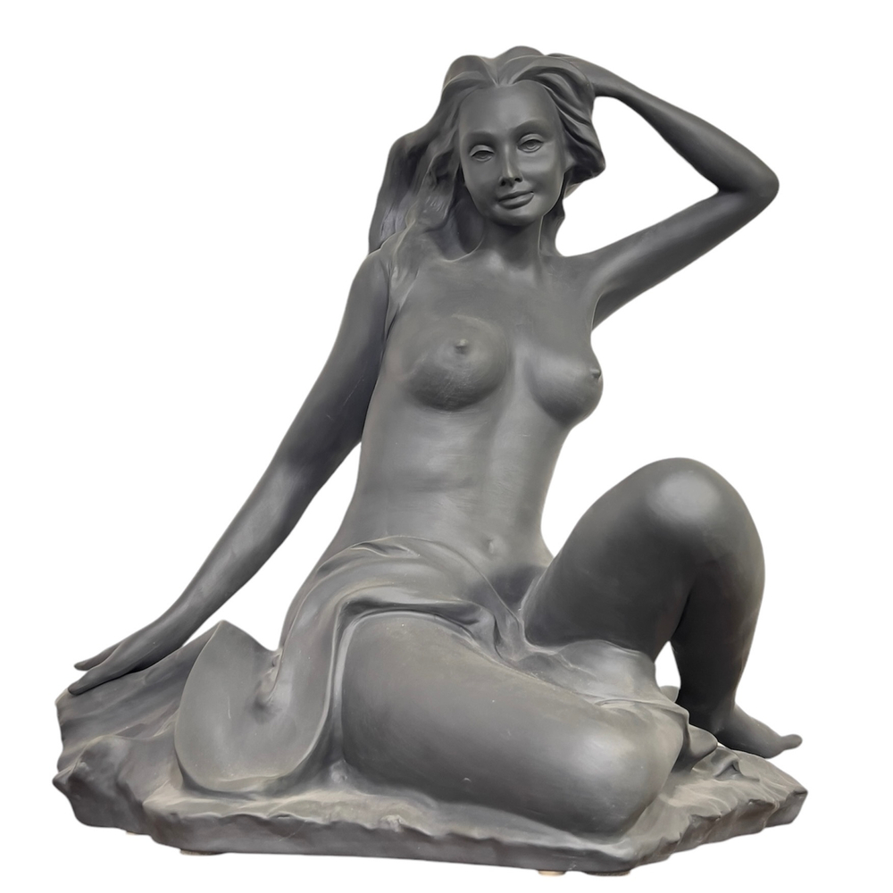 Женщина в позе сидя Villari 45 см