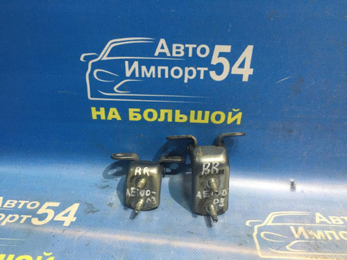 Петля двери задней правой TOYOTA SPRINTER 1992