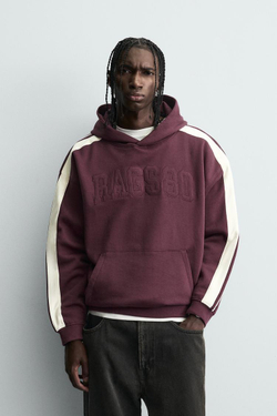 ZARA ТОЛСТОВКА С НАШИВКАМИ И КОНТРАСТНЫМИ ПОЛОСАМИ, ГРАНАТОВЫЙ