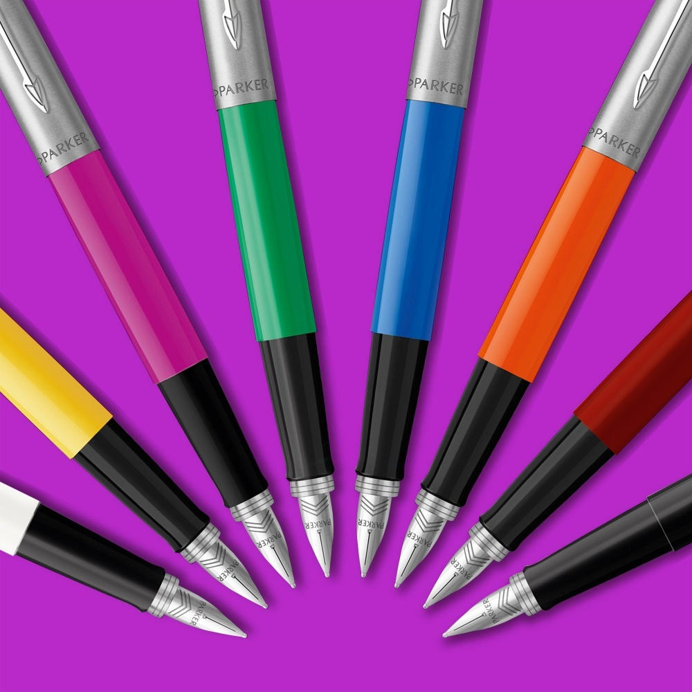 Перьевая ручка Parker Jotter, цвет ORIGINALS RED CT, цвет чернил синий/черный, толщина линии M, В БЛИСТЕРЕ