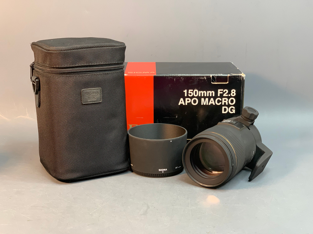 Sigma AF 150mm f/2.8 EX DG HSM APO Macro Nikon F