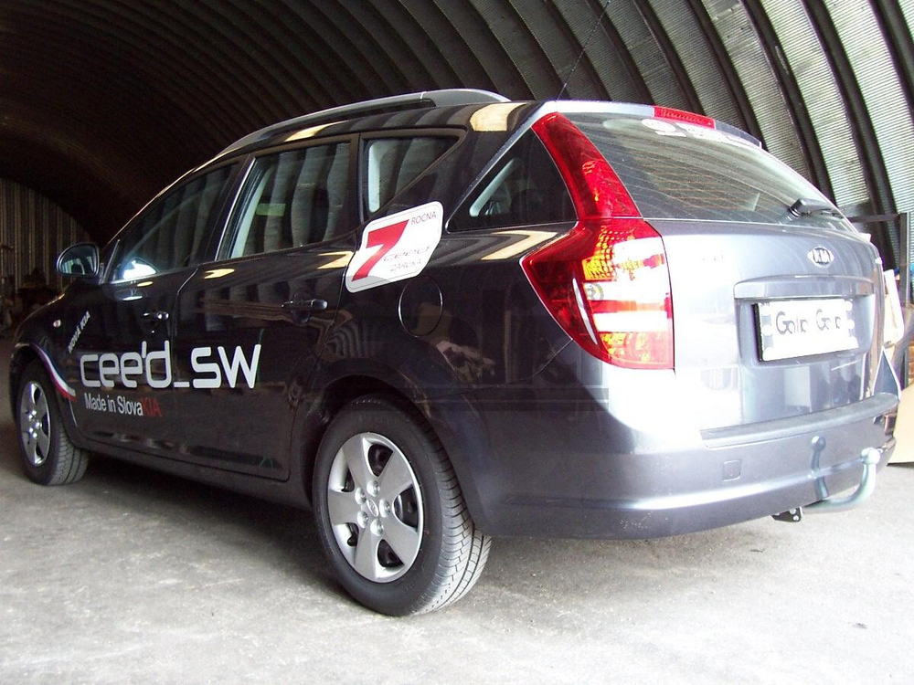Оцинкованный фаркоп на Kia Ceed универсал 2006-2012 (без электрики), Galia K030C