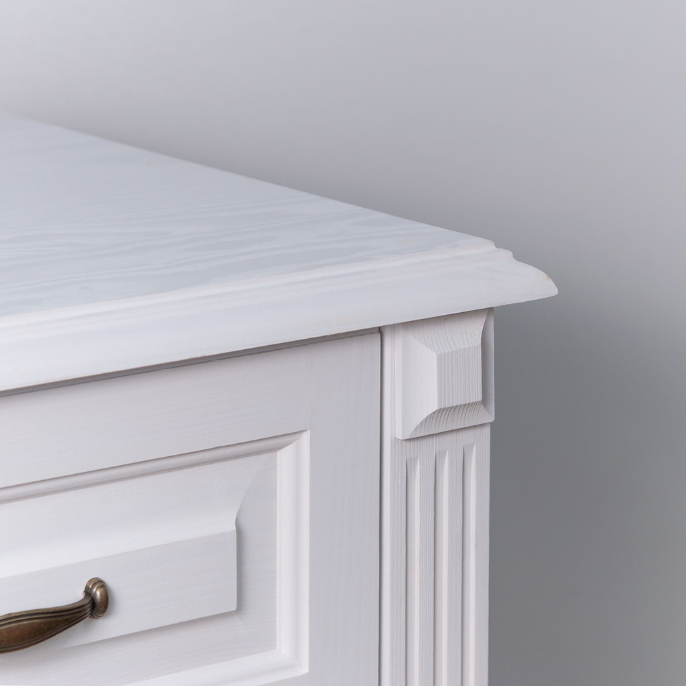 Комод белый для вещей Харви из массива сосны с филенкой для спальни в викторианском стиле, комод деревянный с ящиком и с дверцами на ножках напольный