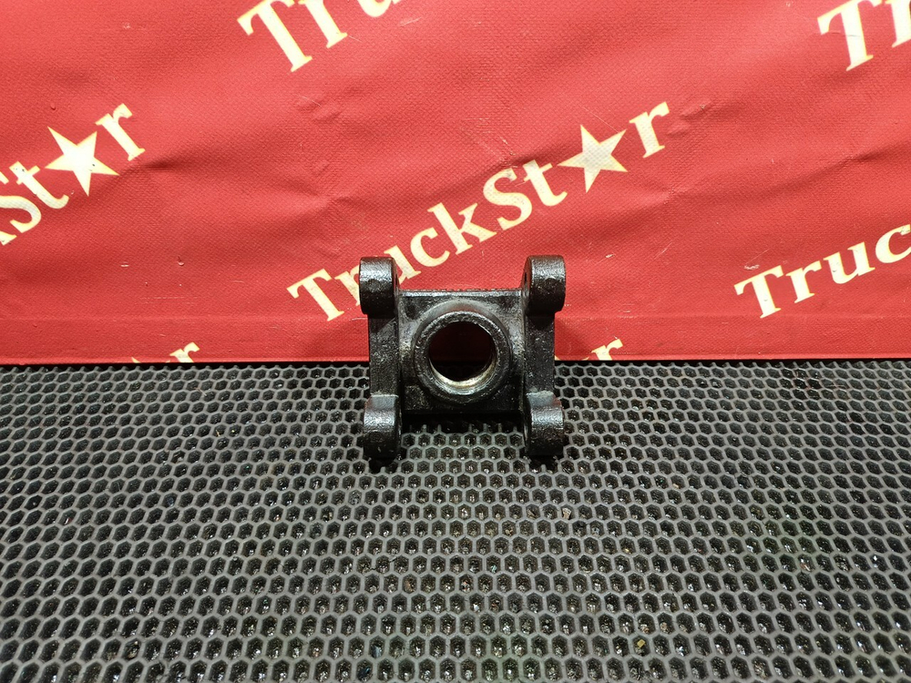 Кронштейн буксировочный 2023г