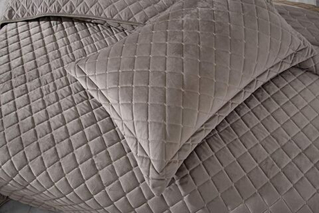 Покрывало 240х260 и 2 наволочки 50х70 Sofi De MarkO Натаниэль Серый