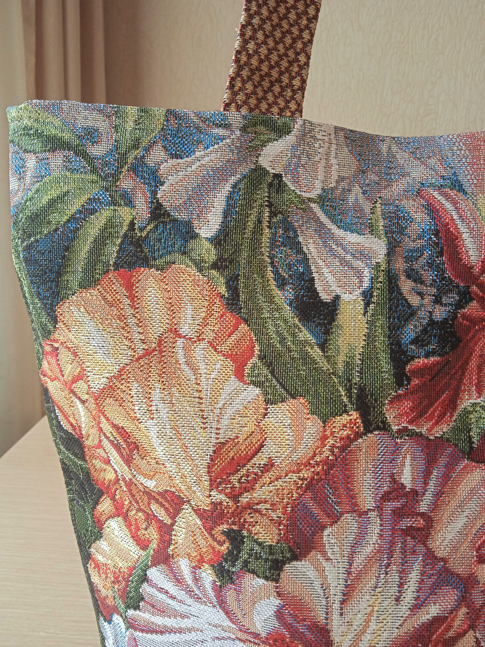 Гобеленовая сумка В райском саду (39х39х12)