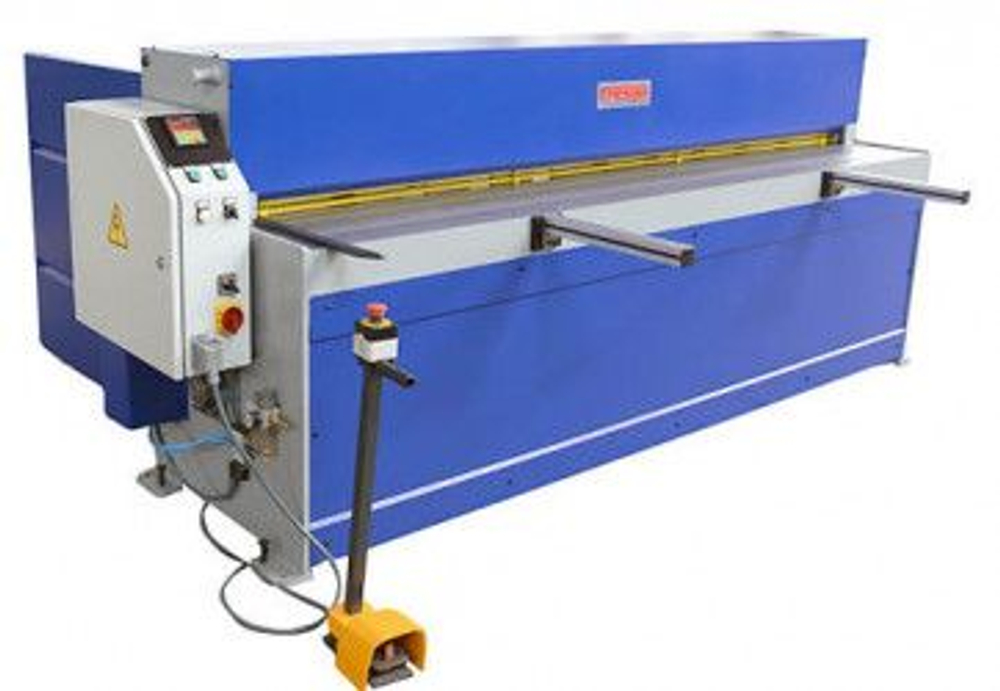 Электромеханическая гильотина Fresan FGS 1550x3
